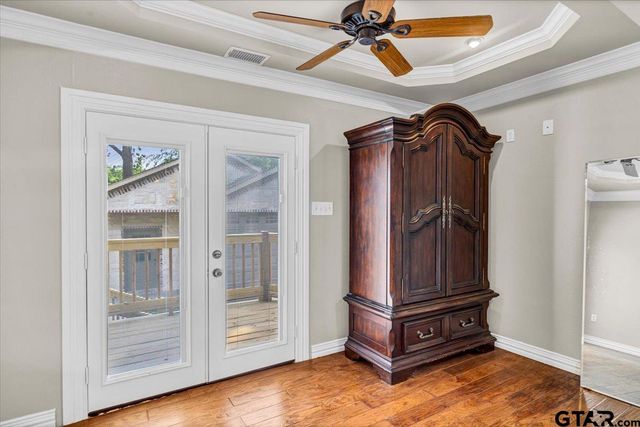 1017 E Olive St., Tyler, TX 75702