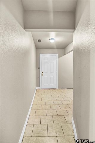 1017 E Olive St., Tyler, TX 75702