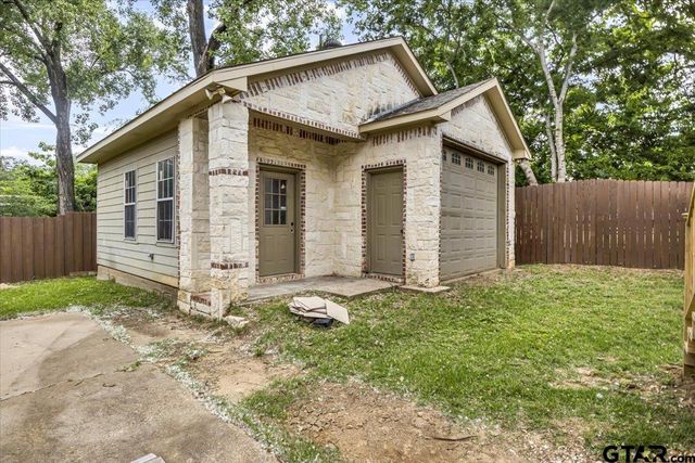 1017 E Olive St., Tyler, TX 75702