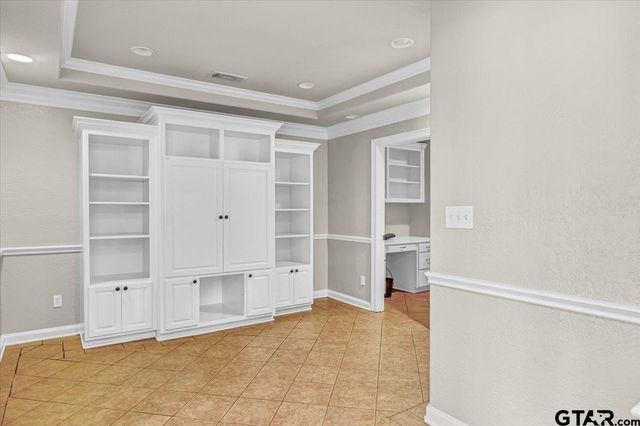 1017 E Olive St., Tyler, TX 75702