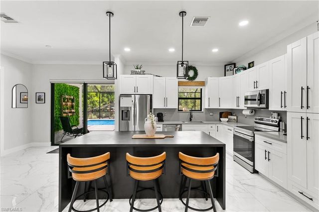 4473 Golden Gate BLVD E, Naples, FL 34120
