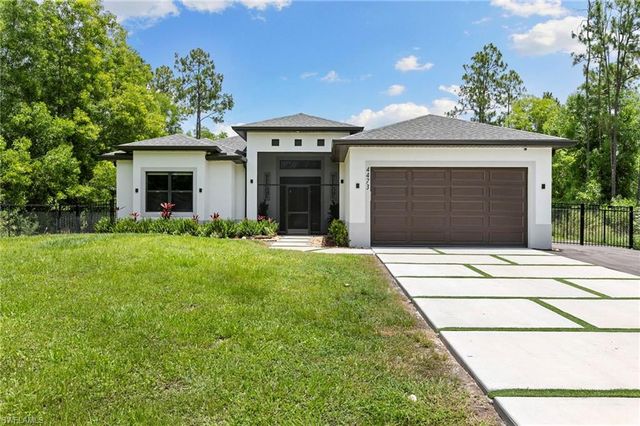 4473 Golden Gate BLVD E, Naples, FL 34120