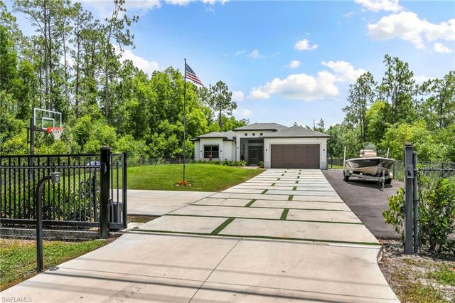 4473 Golden Gate BLVD E, Naples, FL 34120