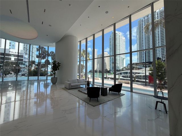 300 Biscayne Blvd Way 1002, Miami, FL 33131