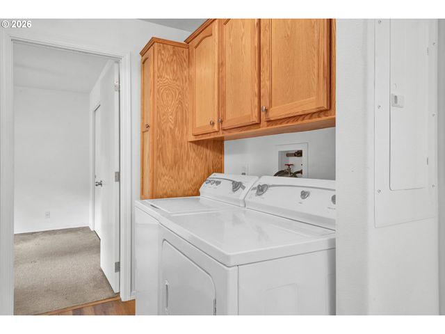 1600 RHODODENDRON Dr 200, Florence, OR 97439