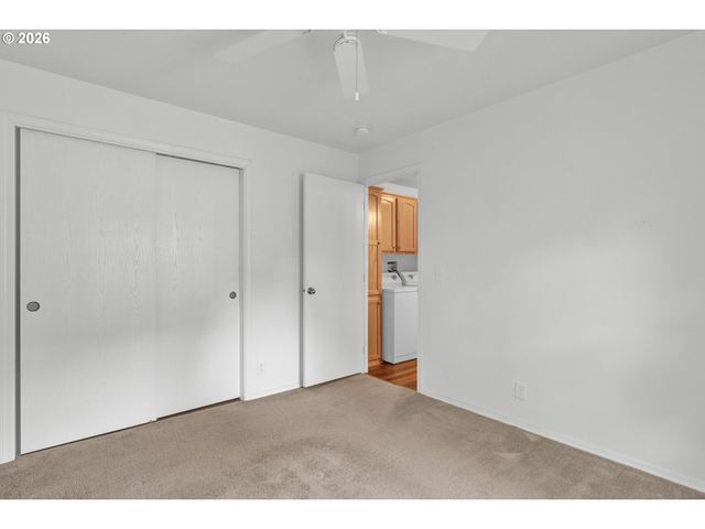 1600 RHODODENDRON Dr 200, Florence, OR 97439