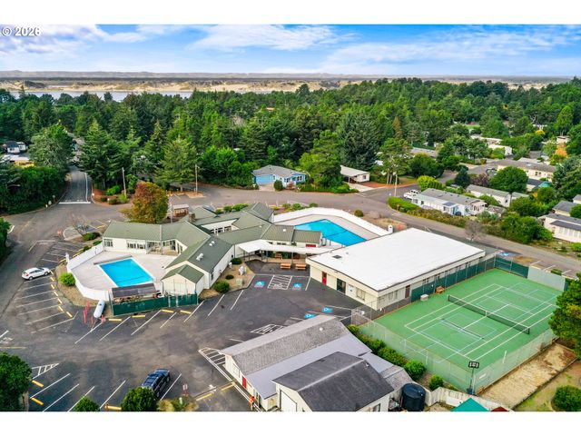 1600 RHODODENDRON Dr 200, Florence, OR 97439