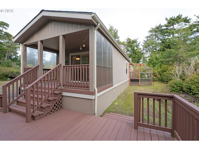 1600 RHODODENDRON Dr 200, Florence, OR 97439