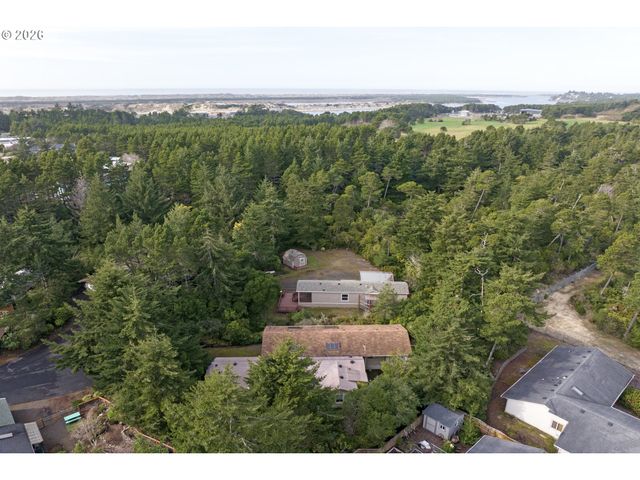 1600 RHODODENDRON Dr 200, Florence, OR 97439