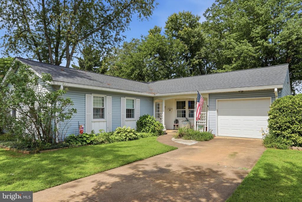 8916 PORTNER AVE, Manassas, VA 20110