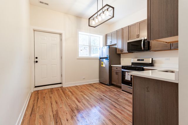 1742 N California Avenue 1F, Chicago, IL 60647