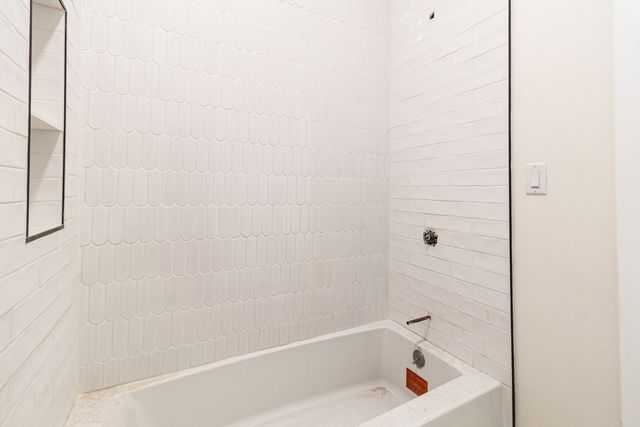 1742 N California Avenue 1F, Chicago, IL 60647