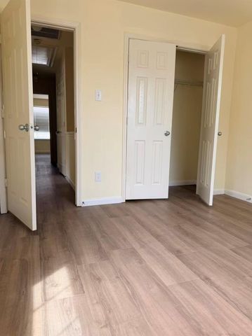 8006 Singing Sonnet Lane, Houston, TX 77072