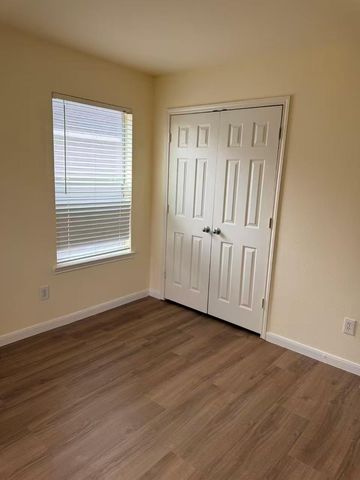 8006 Singing Sonnet Lane, Houston, TX 77072