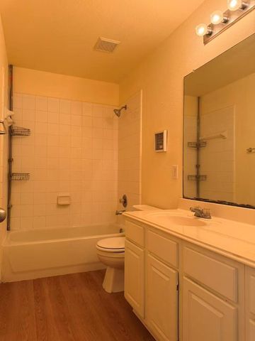 8006 Singing Sonnet Lane, Houston, TX 77072