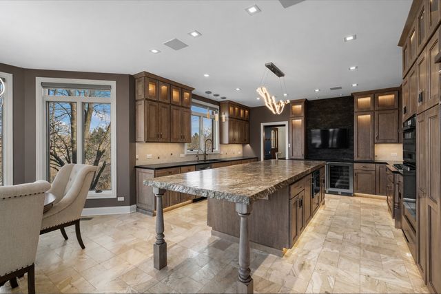 25676 N Canyon Creek Court, Barrington, IL 60010