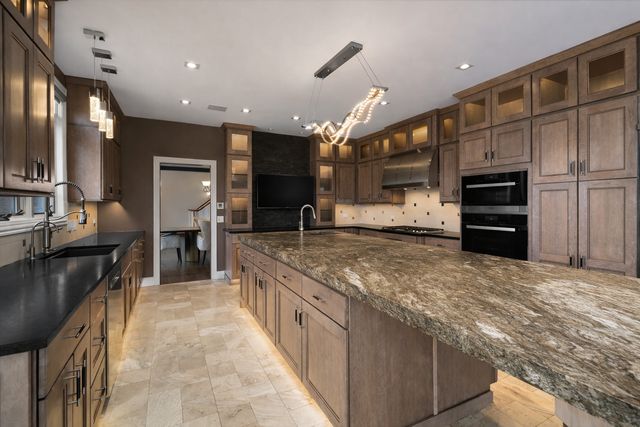 25676 N Canyon Creek Court, Barrington, IL 60010