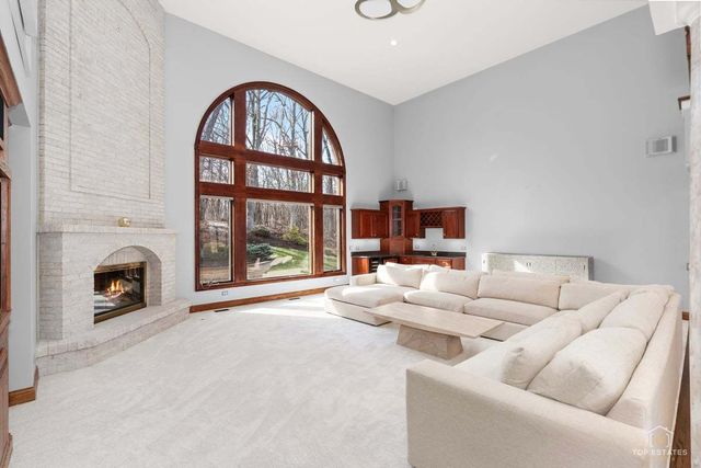 25676 N Canyon Creek Court, Barrington, IL 60010