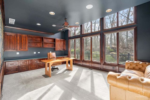 25676 N Canyon Creek Court, Barrington, IL 60010