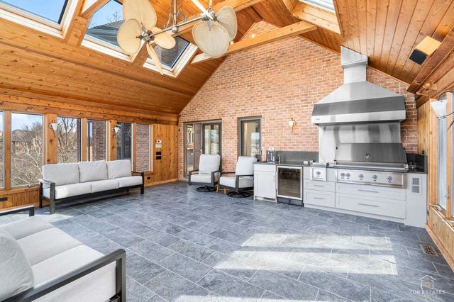 25676 N Canyon Creek Court, Barrington, IL 60010