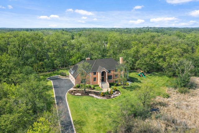 25676 N Canyon Creek Court, Barrington, IL 60010