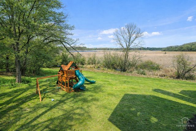 25676 N Canyon Creek Court, Barrington, IL 60010