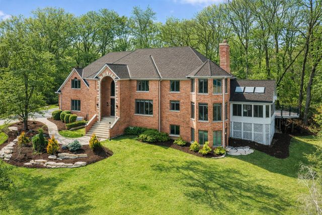 25676 N Canyon Creek Court, Barrington, IL 60010