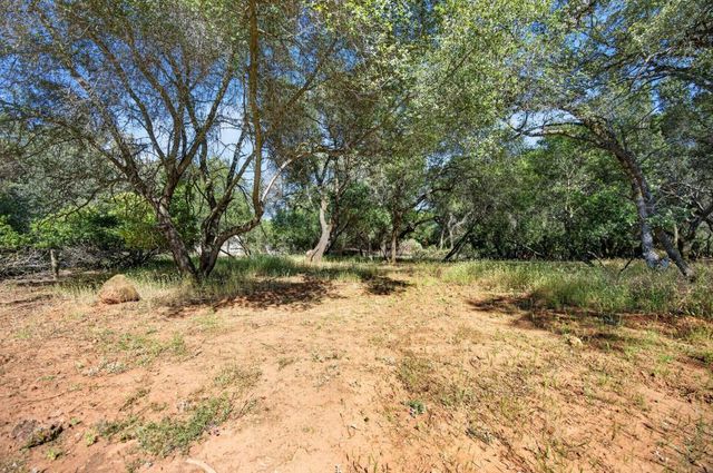 3660 Mary Ln, Auburn, CA 95602