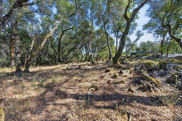 3660 Mary Ln, Auburn, CA 95602