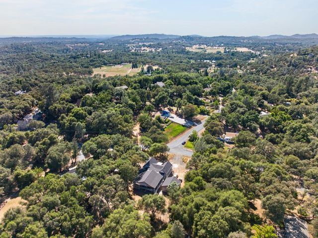 3660 Mary Ln, Auburn, CA 95602