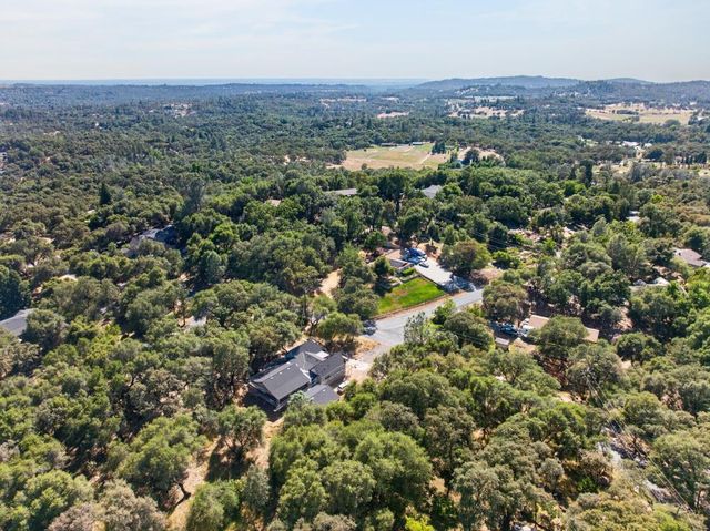 3660 Mary Ln, Auburn, CA 95602