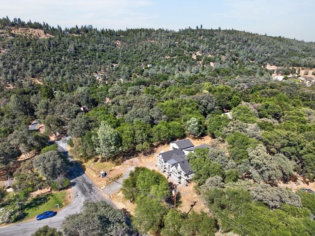 3660 Mary Ln, Auburn, CA 95602