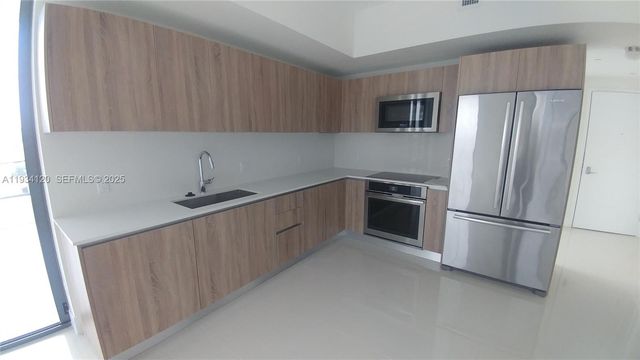 2960 NE 207 St 810, Aventura, FL 33180