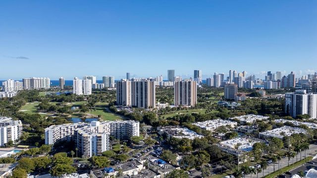 2960 NE 207 St 810, Aventura, FL 33180