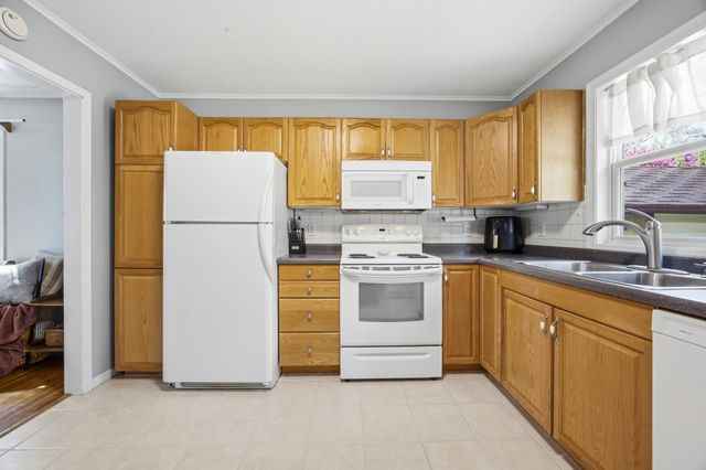 1219 12th Street S, Moorhead, MN 56560