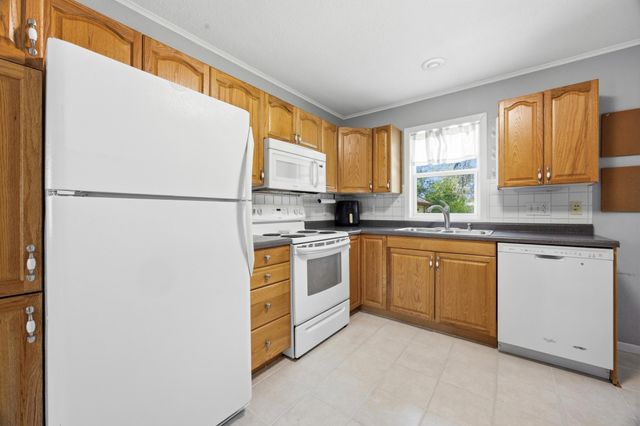 1219 12th Street S, Moorhead, MN 56560
