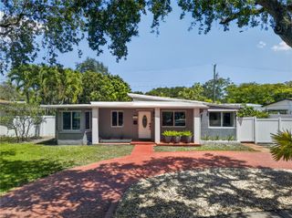 211 S 57th Way, Hollywood, FL 33023