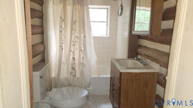 415 Springdale Ave, Colonial Heights, VA 23834