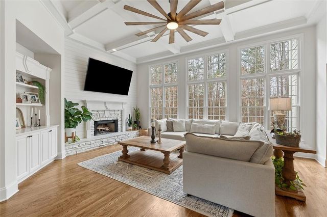 161 Oakwind Point, Acworth, GA 30101