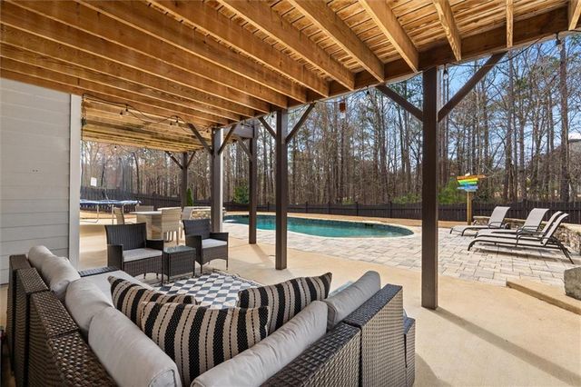 161 Oakwind Point, Acworth, GA 30101