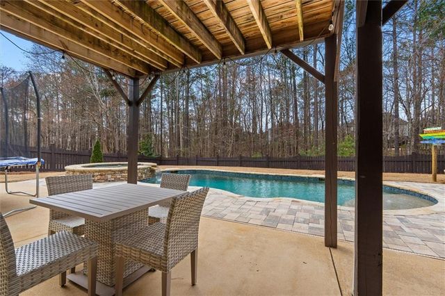 161 Oakwind Point, Acworth, GA 30101