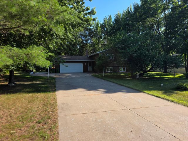 530 156th Lane NW, Andover, MN 55304