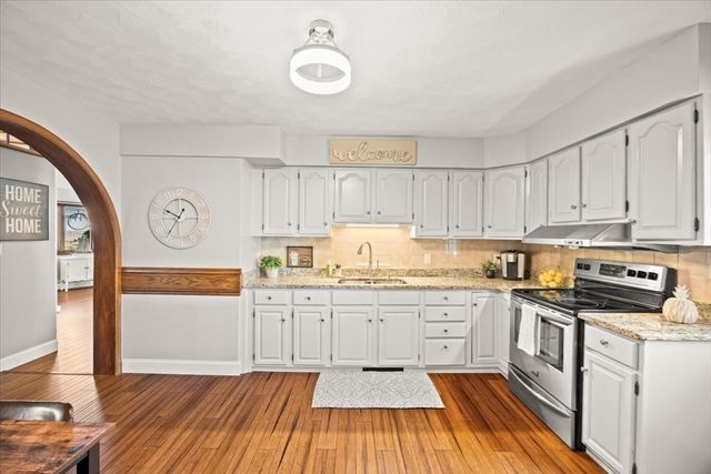 14 Nina St, New Bedford, MA 02744