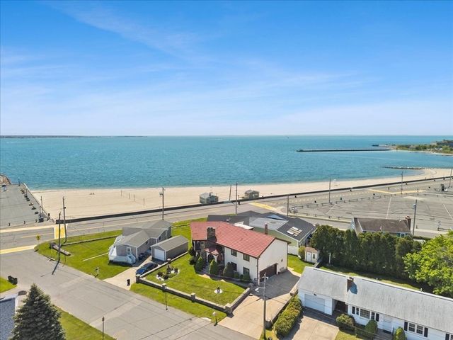 14 Nina St, New Bedford, MA 02744