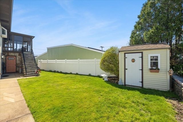 14 Nina St, New Bedford, MA 02744