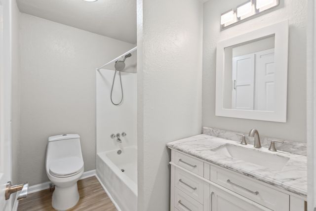 208 Lee Ivie Lane, Emory, TX 75440