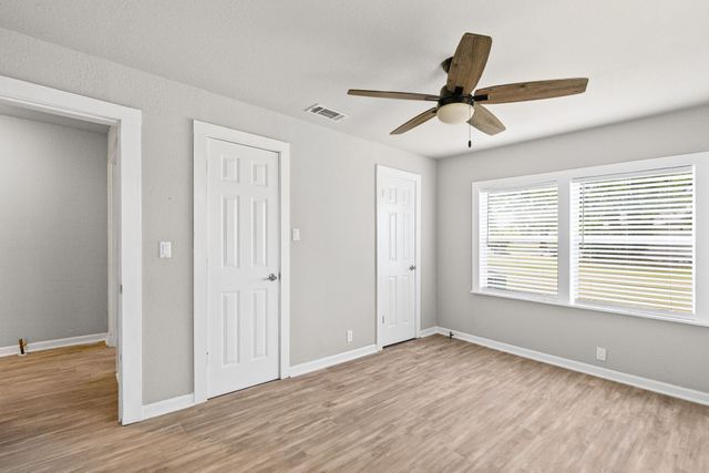 208 Lee Ivie Lane, Emory, TX 75440