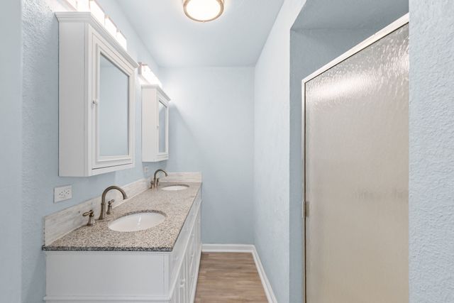 208 Lee Ivie Lane, Emory, TX 75440