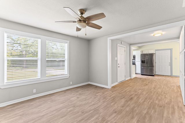 208 Lee Ivie Lane, Emory, TX 75440