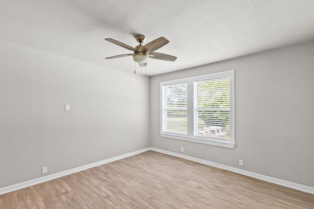 208 Lee Ivie Lane, Emory, TX 75440